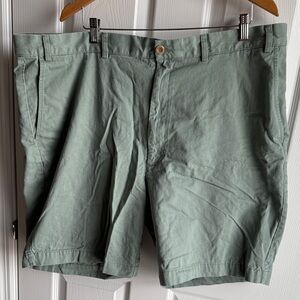 Roundtree & Yorke Sage Green Flat-Front Cotton Shorts